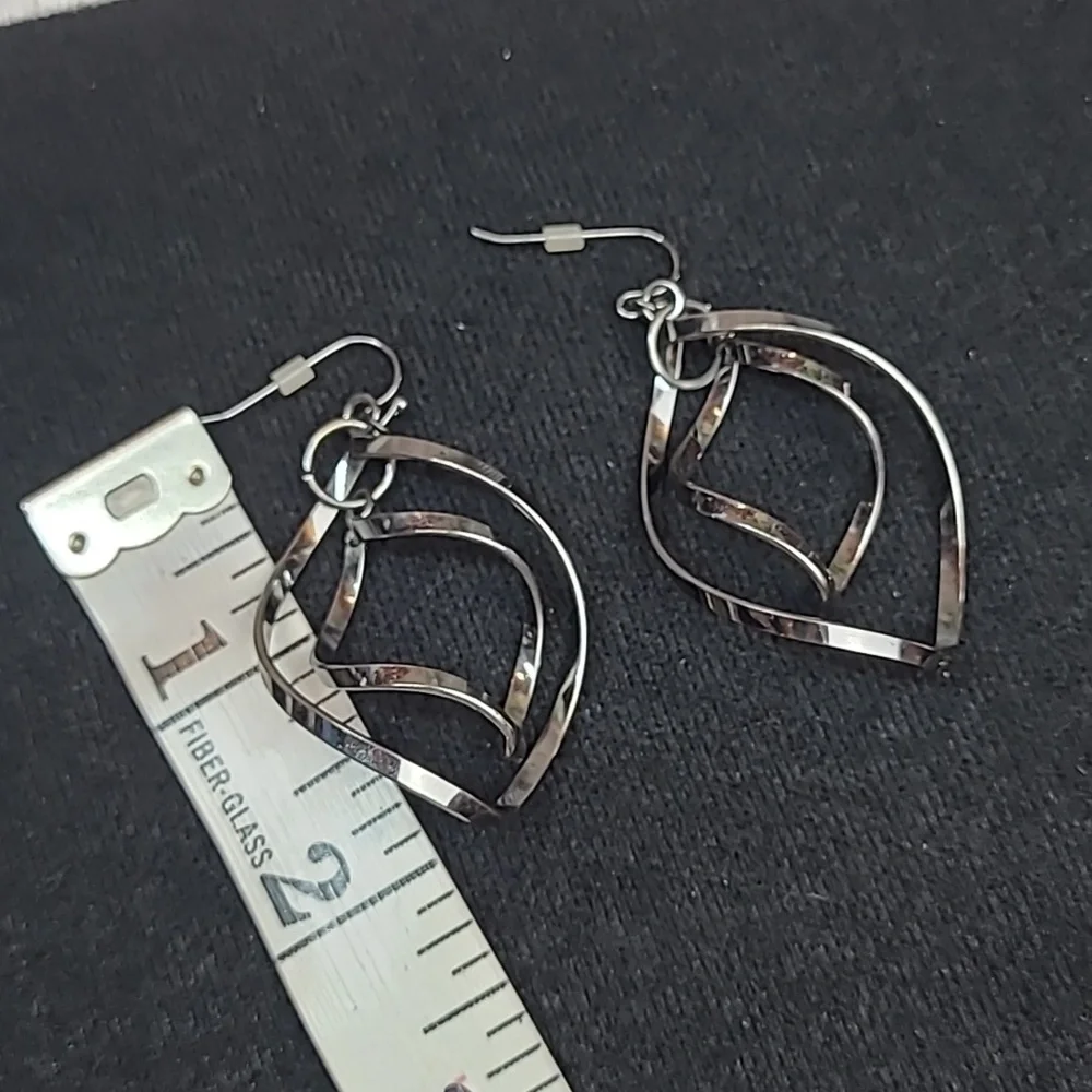 TWISTED SPIRAL PIERCED DANGLE EARRINGS